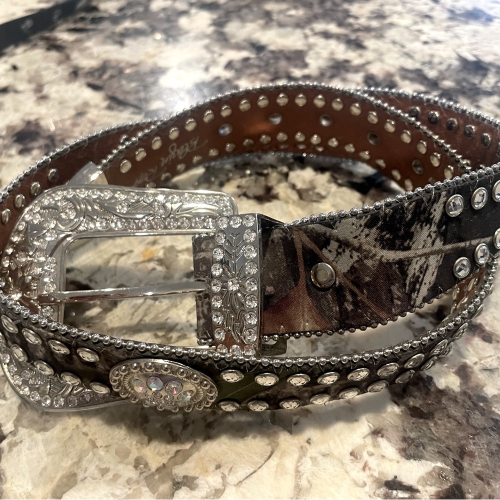 Beautiful camo Blazin Roxx belt